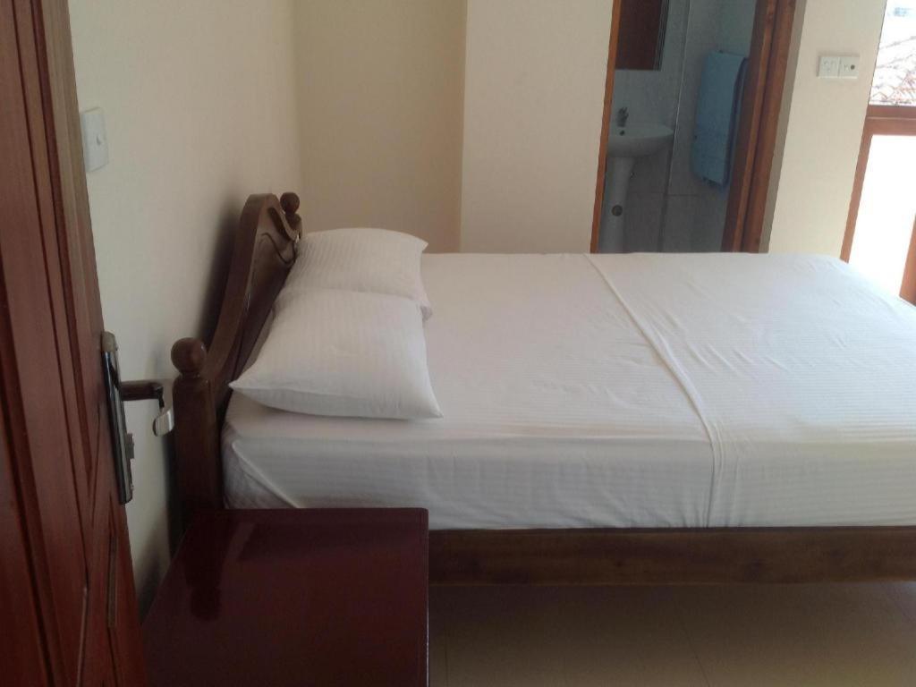 Araliya Blue Beach View Hotel Kudapaduwa Kültér fotó