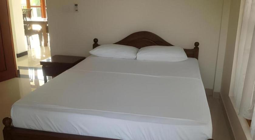 Araliya Blue Beach View Hotel Kudapaduwa Kültér fotó